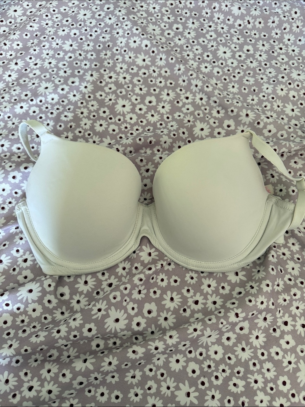 Victoria's Secret Smooth Convertible T-Shirt Bra in Ivory/Cream
